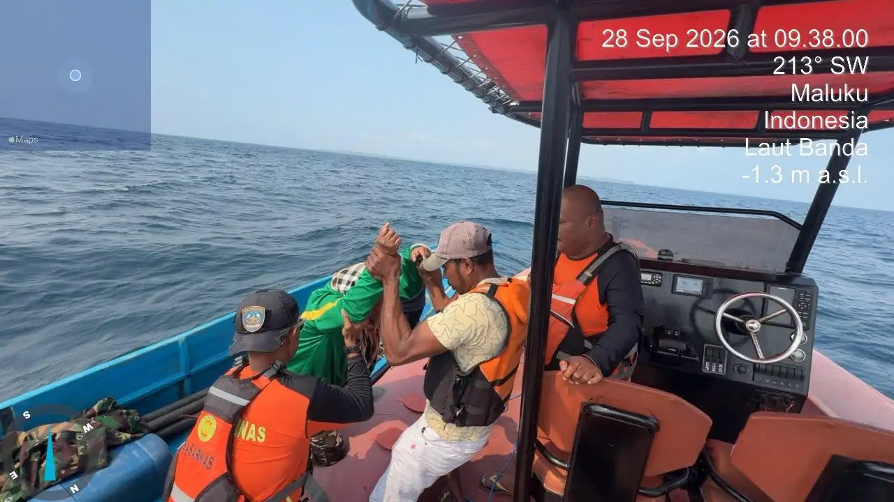 Mesin Mati di Tengah Laut, Empat Penumpang Long Boat Dievakuasi Tim SAR di Perairan Tual